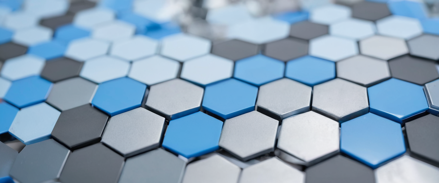 Entgratmesser Nr. 130 mit Holzgriff und schwarzer Kunstoffkappe